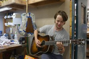 Unveiled: Billy Strings' Thompson Guitar Secrets for String Virtuosos - Master the Art of Playing Guitar and Play Like a Pro